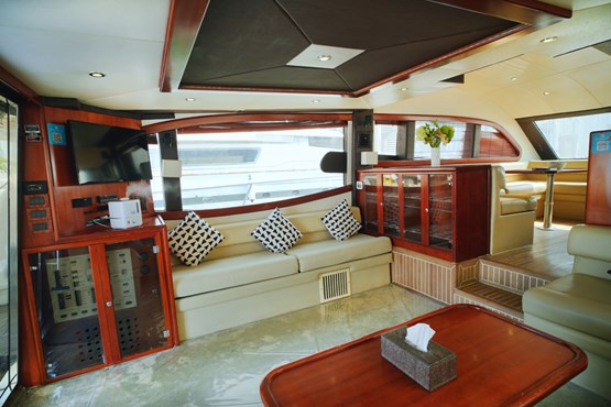 superfly yacht | AED800/hour